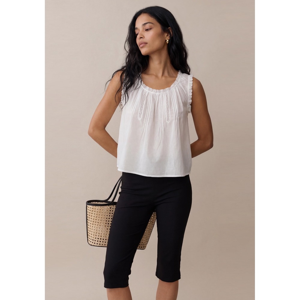 Few Moda The Violetta Top / Size Medium / White / Flowy / NWT & In Bag